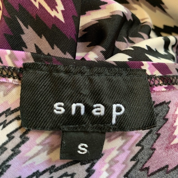 Snap Asymmetrical one shoulder mini dress / top purple Chevron print, size S - Picture 5 of 7
